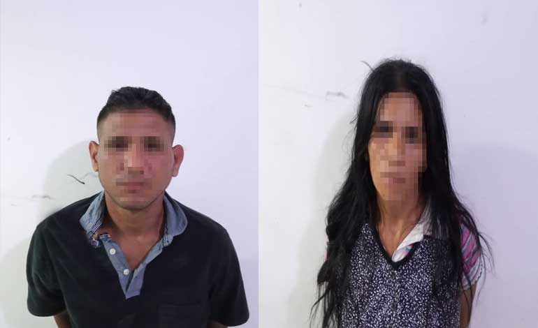 Atroz crimen: niño muere a manos de su madre y su padrastro 1 Atroz crimen: niño muere a manos de su madre y su padrastro Un niño de tan solo 12 años de edad murió cuando su madre lo asfixió tapándole la boca y la nariz mientras era abusado por su padrastro. Los hechos, según informaron las autoridades, se presentaron en el sector Alto Paramaconi, de la ciudad de Maturín, Venezuela.