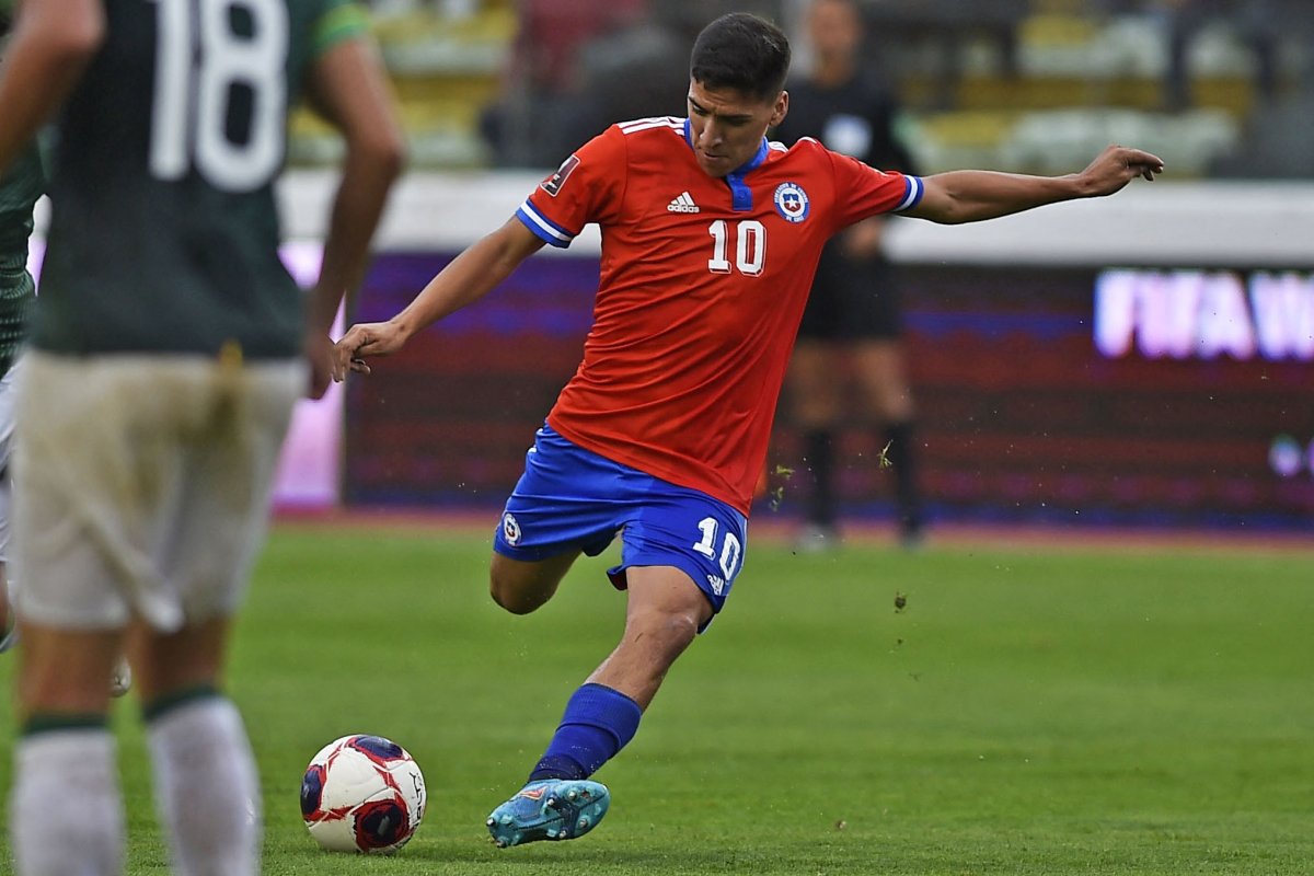 Se complicó la vuelta: Chile le ganó a Bolivia en La Paz Inició la jornada 16 de las Eliminatorias Suramericanas con un resultado sorpresivo, pues la Selección de Chile superó a Bolivia en La Paz, en un encuentro de toma y dame. El equipo local cayó ante los fuertes disparos y jugadas de tablero de la selección austral, que revive en el camino a Catar.