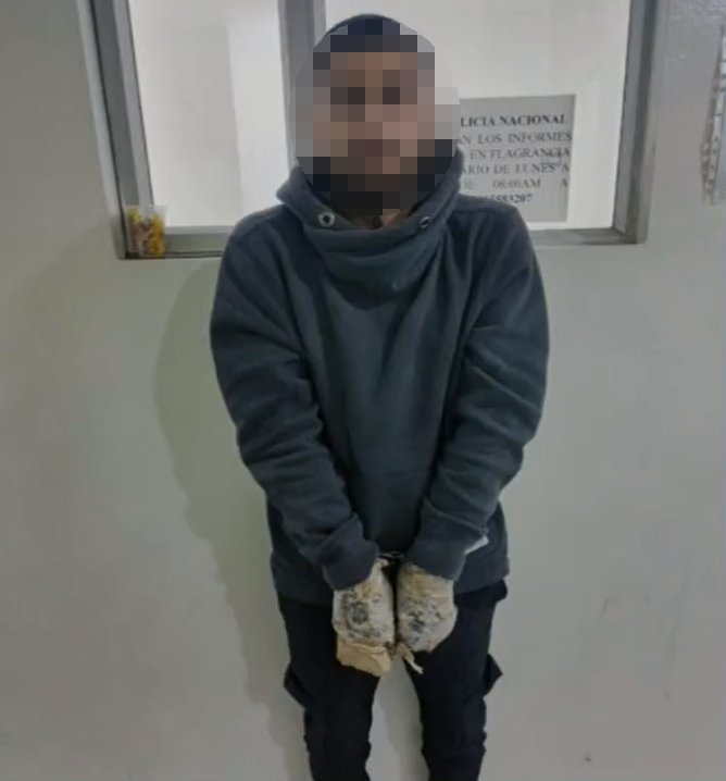 EN VIDEO: A prisión por dispararles a tres sujetos en Los Mártires 1 EN VIDEO: A prisión por dispararles a tres sujetos en Los Mártires La Fiscalía logró en las últimas horas la judicialización de Emmanuel Serjen Méndez, quien es señalado de, el pasado domingo 13 de febrero, abordar a tres personas y atacarlas con arma de fuego en el barrio Ricaurte (Los Mártires).