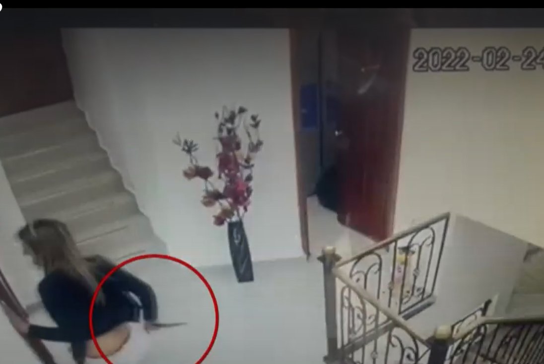 Aterrador robo en call center del norte de Bogotá 1 Aterrador robo en call center del norte de Bogotá Robos y más robos en Bogotá, eso es lo que se escucha y se ve a diario, a cualquier hora del día; un flagelo que sin duda tiene a los ciudadanos cansados, y a las autoridades con la soga al cuello. Recientemente se conoció una nueva denuncia de un aterrador atraco a diez personas que se encontraban en un call center del norte de la capital.