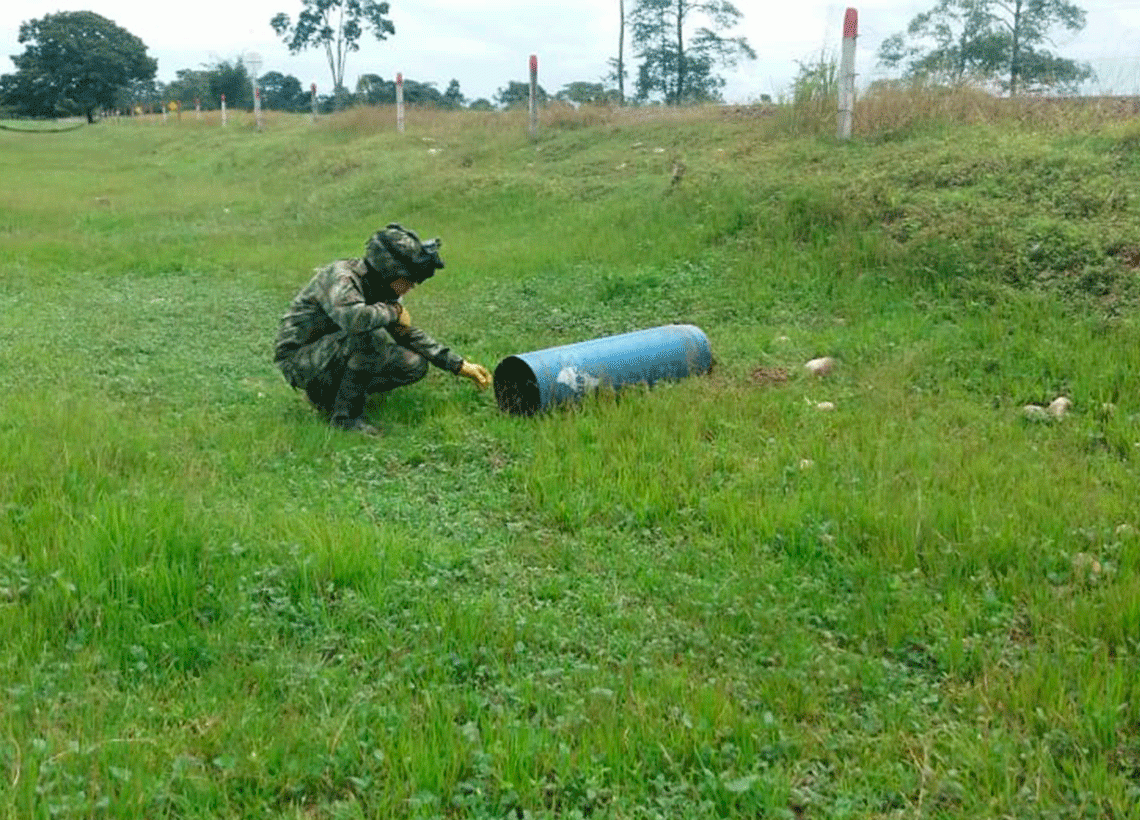 La guerra en Arauca ya cobra 70 muertes Sigue la escalada de violencia y horror en Arauca, una región en la que a diario se registran actos terribles como asesinatos, secuestros y acciones terroristas en medio de una confrontación entre grupos armados ilegales que andan entre Colombia y Venezuela.