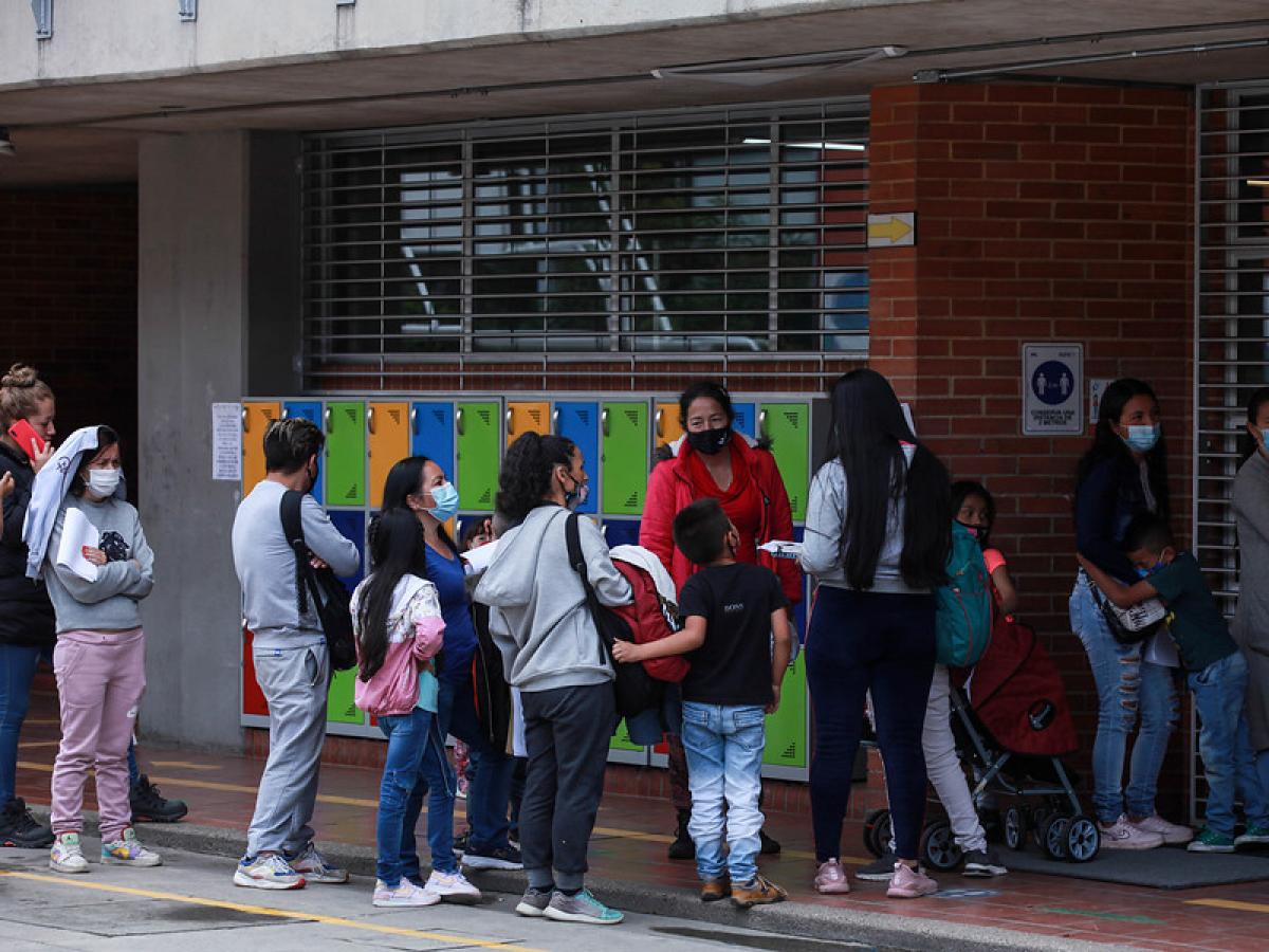 Consiga un cupo para el colegio de su hijo Un nuevo año escolar acaba de comenzar, y después del retroceso que sufrieron varios estudiantes por cuenta de la pandemia, por estos días por fin están regresando a las aulas de clase para tomar sus lecciones 100% presenciales.