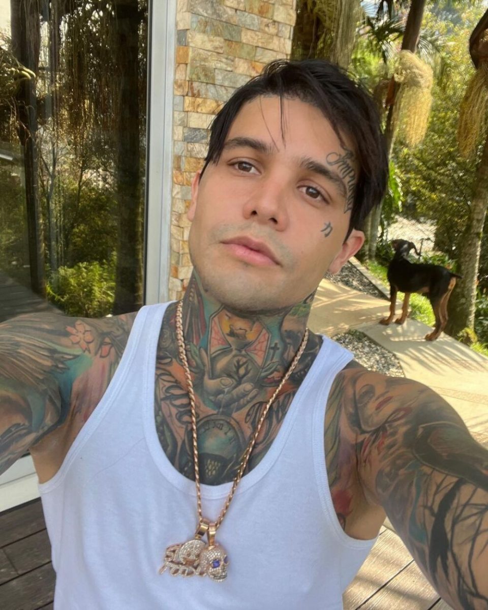 ¡Impactante! Yefferson Cossio comparte video de su cirugía 1 ¡Impactante! Yefferson Cossio comparte video de su cirugía Yefferson Cossio le mostró a sus seguidores un impactante video de un procedimiento que le realizaron en su boca.