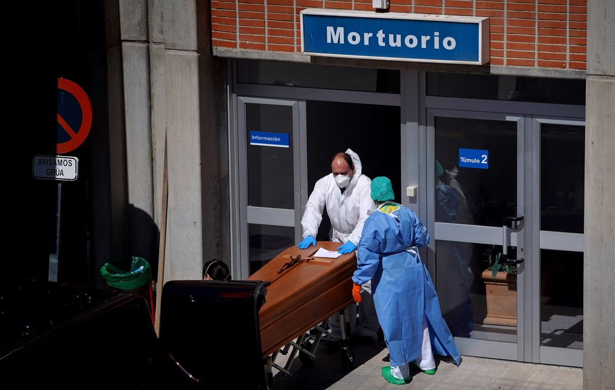 Este viernes se registraron 181 muertes y 5.421 nuevos casos de COVID- 19 1 Este viernes se registraron 181 muertes y 5.421 nuevos casos de COVID- 19 El Ministerio de Salud informó este viernes de 5.421 nuevos casos de COVID- 19, de las 38.775 pruebas que se realizaron para el reporte diario de contagios. Además, fallecieron 181 personas por cuenta del virus, de las cuales 162 pertenecen a días anteriores.