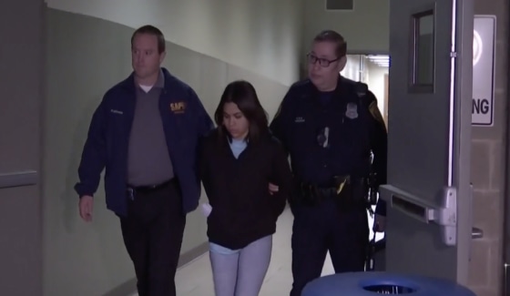 Detenida junto a su novio por torturar a su hijita hasta la muerte Un nuevo y aterrador caso de tortura contra un menor de edad, con su mamá como protagonista de la terrible agresión, se dio a conocer en las últimas horas. Esta vez el caso ocurrió en Texas, Estados Unidos.