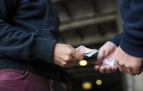 Desarticulan a la banda 'Los Monos', dedicada a la venta de droga en Ciudad Bolívar En las últimas horas las autoridades informaron que se logró desmantelar la banda 'Los Monos', los cuales se dedicaban a la venta de estupefacientes a jóvenes en la localidad de Ciudad Bolívar.