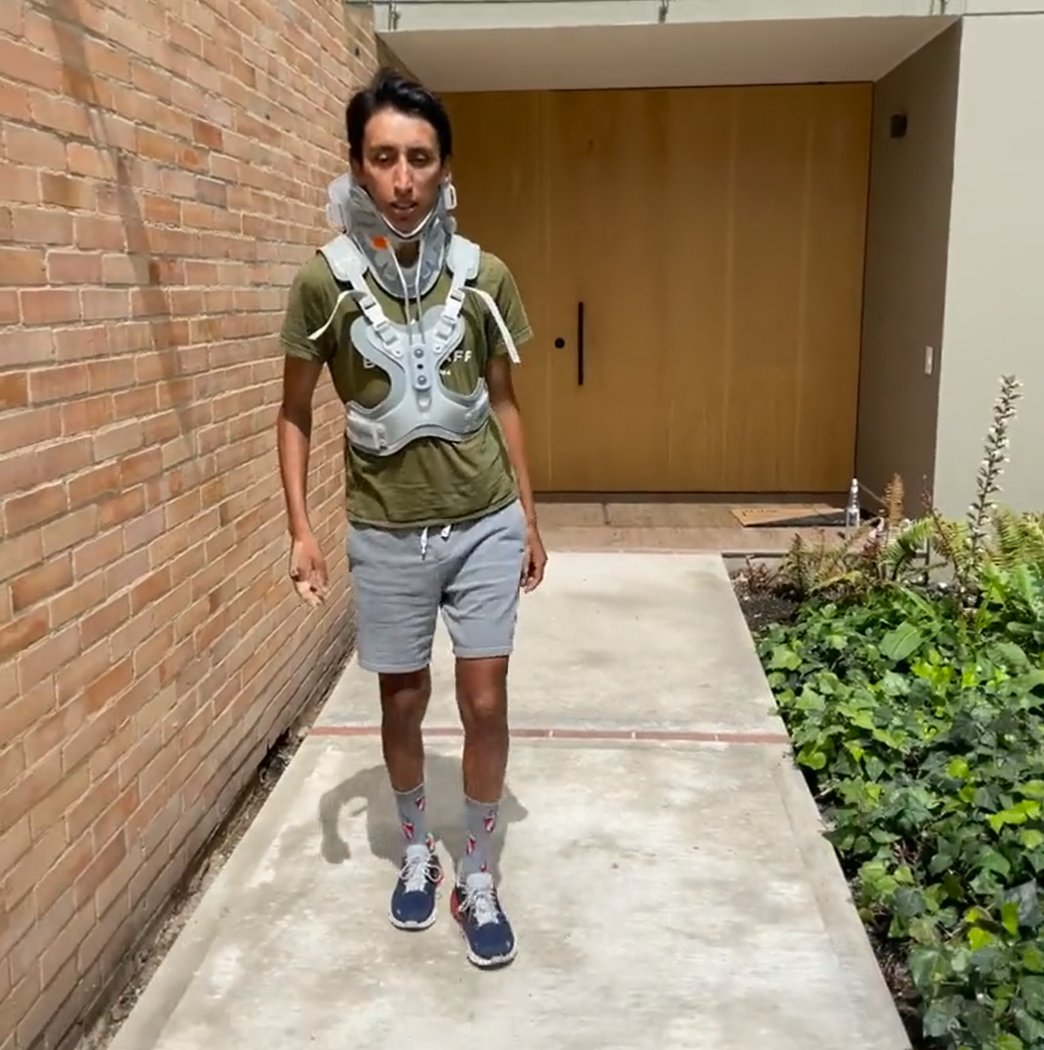 ¡Qué alegría! Los primeros pasos de Egan en su recuperación En medio de su rápido proceso de evolución tras sufrir un estrepitoso accidente el pasado 24 de enero, el ciclista colombiano Egan Bernal publicó este jueves un video en sus redes sociales en el que muestra sus primeros pasos mientras hace expresiones de optimismo.