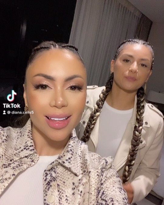 Los vainazos de Diana Celis a la Epa Colombia Luego de que la empresaria de las keratinas, Epa Colombia, confirmara que había terminado su relación con la futbolista Diana Celis, a través de sus historias de Instagram, donde tiene más de 2 millones de seguidores, esta última le lanzó un vainazo, al parecer revelando cuáles había sido la causa de su ruptura.