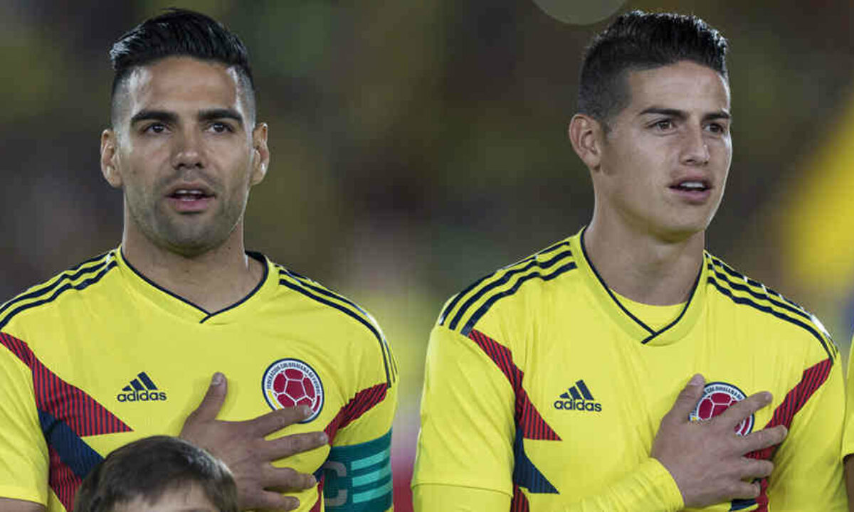Falcao y James se burlan de la supuesta pelea que les inventaron 1 Falcao y James se burlan de la supuesta pelea que les inventaron Falcao García y James Rodríguez bromearon en sus redes sociales desmintiendo una supuesta pelea que un periodista les inventó en el camerino de la Selección Colombia.