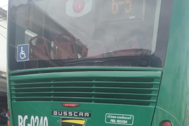 Mujer fue víctima de acoso sexual en TransMilenio Una mujer denunció que fue víctima de acoso sexual cuando se encontraba con sus hijos dentro de un bus de TransMilenio que se movilizaba por la localidad de Ciudad Bolívar.