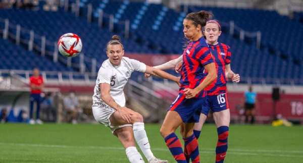 ¡'Trágame tierra!', la futbolista que hizo tres autogoles en 36 minutos Para un futbolista hacer un autogol es una de las peores sensaciones, pues significa poner en desventaja a su propio equipo. ¿Se imagina lo que se sentirá meter tres autogoles en un solo partido? Pues esta insólita experiencia la vivió Meikayla Moor.