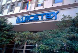 Las becas del Icetex para estudiar en universidad extranjera 2 Las becas del Icetex para estudiar en universidad extranjera Así lo quiere demostrar el Icetex con su nuevo programa de becas para cursos cortos internacionales, en el cual varios colombianos (hasta agotar los recursos destinados para financiar las becas) tendrán la oportunidad de acceder a educación 100% becada en caso de cumplir todos los requisitos en la aspiración. Le contamos en qué consisten las becas y cómo puede aplicar.