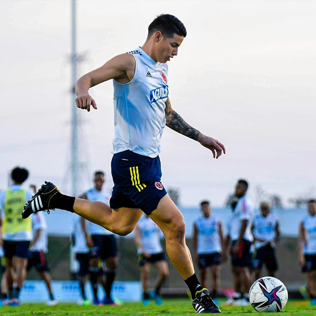 ¡Selección, no hay mañana! Sí o sí tenemos que ganarle hoy a Argentina 2 ¡Selección, no hay mañana! Sí o sí tenemos que ganarle hoy a Argentina A las 6:30 p. m. la 'Tricolor' enfrentará a Argentina en Córdoba, por la fecha 16 de la Eliminatoria.
