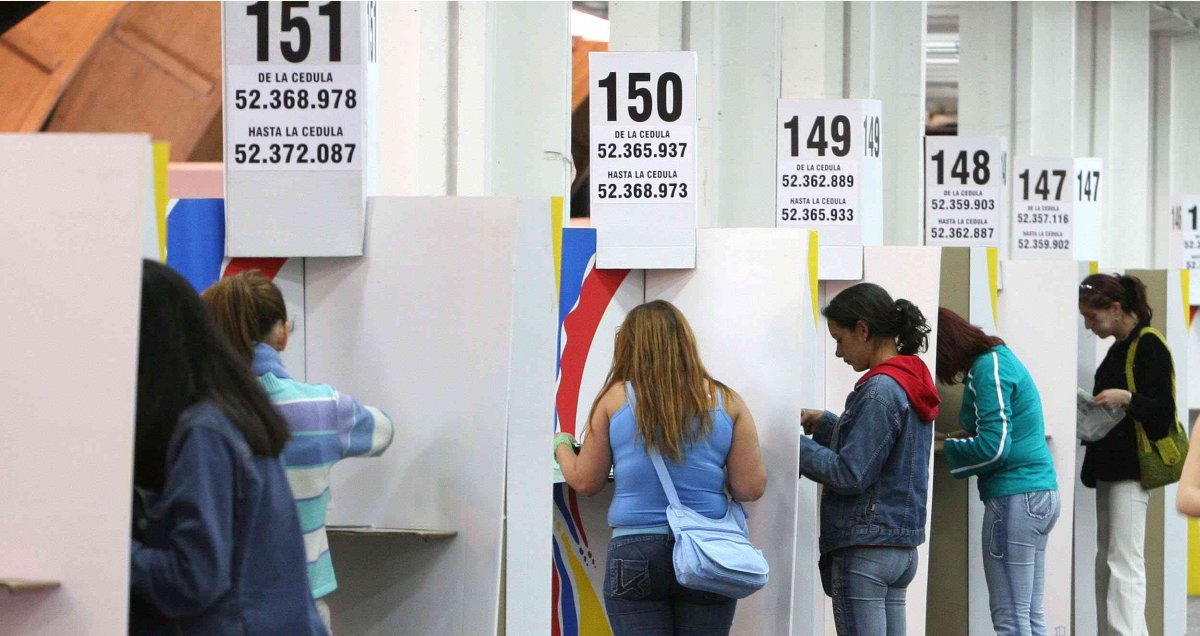 Registraduría avanza en capacitación de más de 720.000 jurados de votación 1 Registraduría avanza en capacitación de más de 720.000 jurados de votación Las diferentes entidades del Estado continúan preparándose para las próximas elecciones de Congreso de la República y consultas interpartidistas del 13 de marzo. Por su parte, la Registraduría Nacional informó que hasta la fecha se han venido capacitando más de 720.000 jurados de votación que apoyarán los puestos.