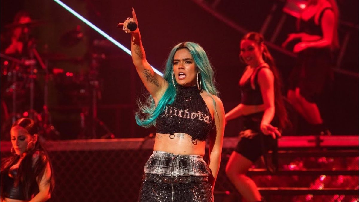 Karol G confirma fechas para conciertos en Colombia La cantante de música urbana Karol G anunció este lunes, 28 de febrero, su regreso a los escenarios con el 'Bichota Tour 2022', lo cual ha causado emoción entre sus fans, pues confirmó que estará en Colombia.