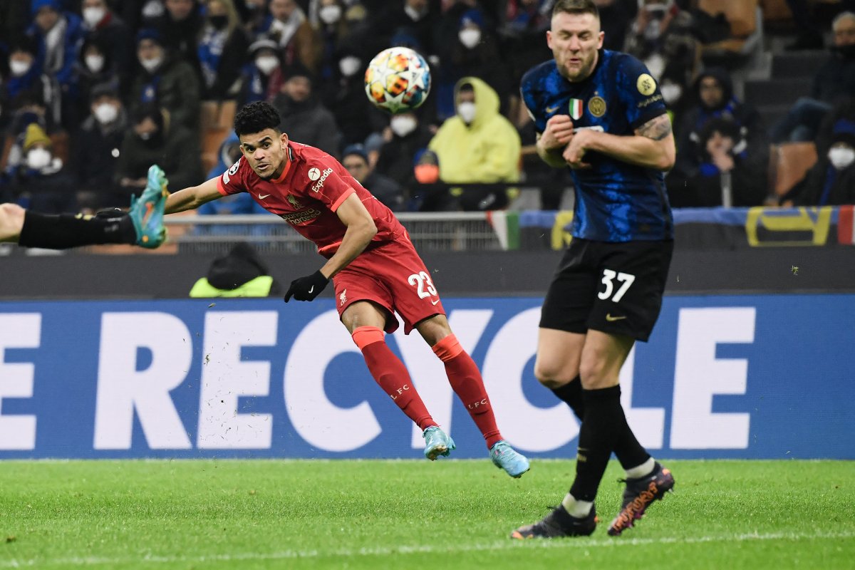 'Lucho' Díaz entró y Liverpool le ganó al Inter 2 'Lucho' Díaz entró y Liverpool le ganó al Inter Con el colombiano Luis Fernando Díaz en el segundo tiempo, el Liverpool pegó primero y derrotó 0-2, en condición de visitante, al Inter de Milán, en el partido de ida de los octavos de final de la Liga de Campeones de Europa, jugado este miércoles.