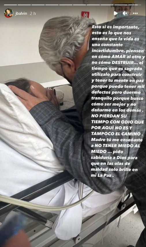Se complicó la salud de la mamá de J Balvin 2 Se complicó la salud de la mamá de J Balvin Hace algunos días se conoció que Alba Mery Balvin, la madre del cantante paisa J Balvin, se encontraba hospitalizada por complicaciones derivadas del COVID-19. Ahora, este jueves el cantante confirmó que su madre se encuentra en la Unidad de Cuidados Intensivos (UCI).