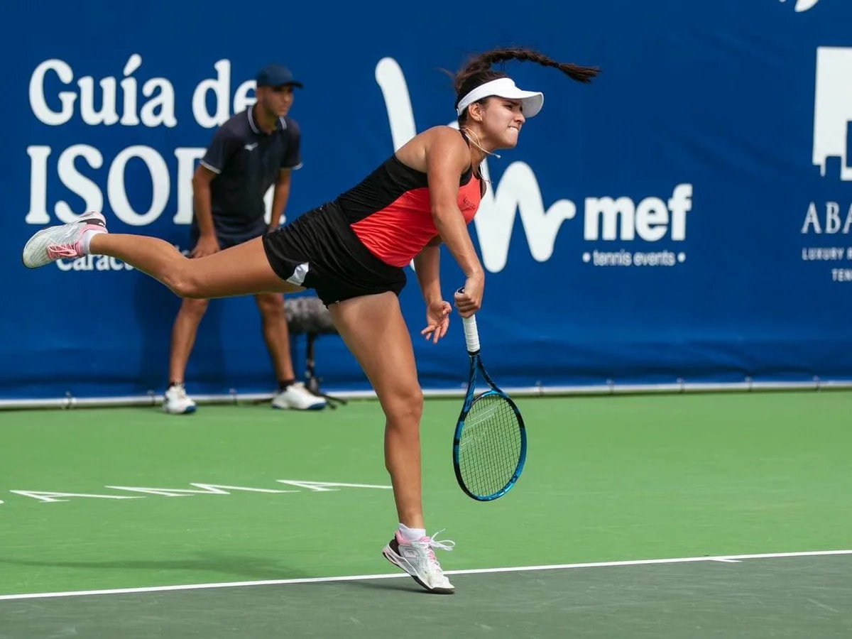 María Camila Osorio pasa a cuartos en el abierto de Guadalajara 1 María Camila Osorio pasa a cuartos en el abierto de Guadalajara La tenista María Camila Osorio quien ya se encuentra en el puesto número 45 del mundo, con una sorpresiva victoria venció a la estadounidense Hailey Baptiste (131) con parciales de 1-6, 6-3 y 6-3 en la segunda ronda del WTA 250 de Guadalajara.