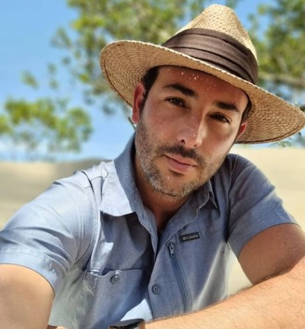 Los 10 famosos más papacitos de Colombia 8 Los 10 famosos más papacitos de Colombia Los famosos colombianos son muy 'churros', pues con su sonrisa, ojos, cabello y labios mantienen enamoradas a sus fanáticas; también su personalidad, carisma y actitud dejan flechadas a muchas.