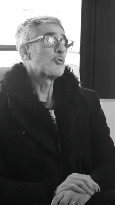 Miguel Varoni mostró el resultado de su cirugía para quitarse unos años El talentoso actor y productor de televisión Miguel Varoni ha dado de qué hablar recientemente por la cirugía a la que se sometió para parecerse, como señaló él mismo a modo de chiste, al cantante de reguetón Maluma.