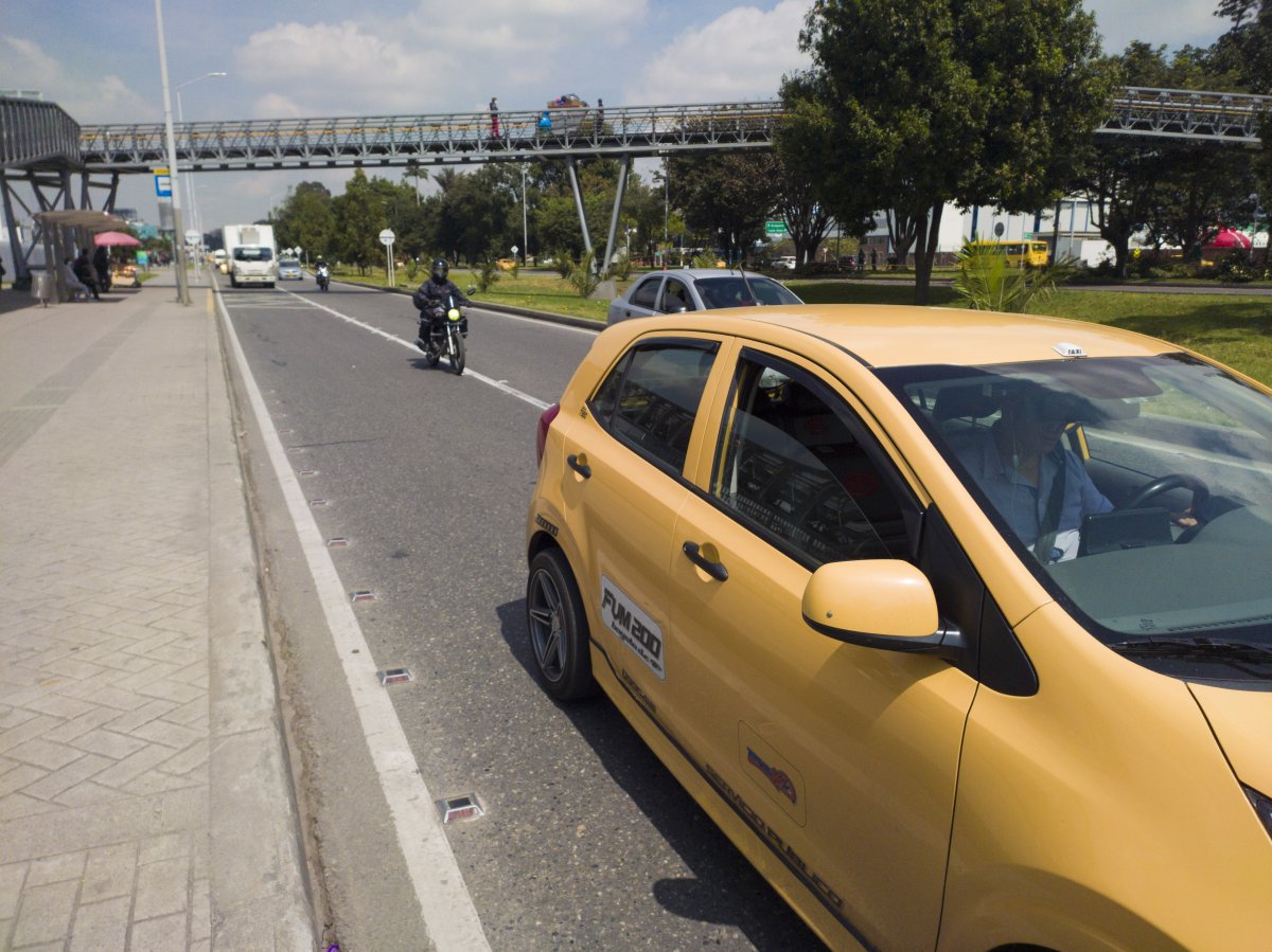 Tenga en cuenta el pico y placa para este miércoles 9 Tenga en cuenta el pico y placa para este miércoles Tras el cambio en el pico y placa, los horarios y restricciones para todos los automóviles particulares de Bogotá, Q’HUBO le cuenta cuándo puede sacar su vehículo y a qué hora hacerlo.