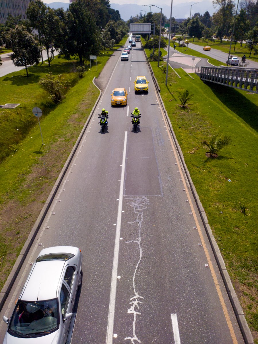Así se encuentra la movilidad en Bogotá 1 Así se encuentra la movilidad en Bogotá Si está planeando sacar su vehículo ya sea para dirigirse al trabajo, estudio o algún lugar de destino en la capital de país, ponga cuidado a esta información, y evite meterse dentro de un trancón no deseado.