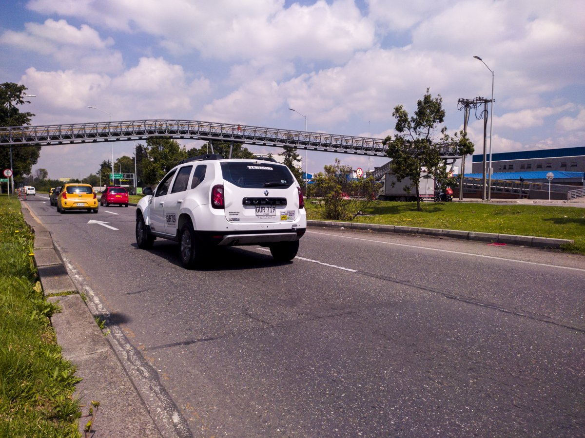 Tenga en cuenta el pico y placa para este lunes Tras el cambio en el pico y placa, los horarios y restricciones para todos los automóviles particulares de Bogotá, Q’HUBO le cuenta cuándo puede sacar su vehículo y a qué hora hacerlo.