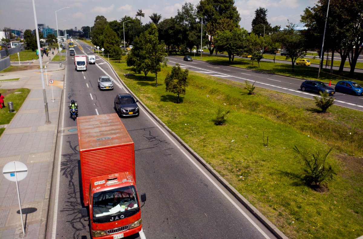 La movilidad en Bogotá en la mañana de este 12 de abril 10 La movilidad en Bogotá en la mañana de este 12 de abril Si está planeando sacar su vehículo ya sea para dirigirse al trabajo, estudio o algún lugar de destino en la capital de país, ponga cuidado a esta información de movilidad, y evite meterse dentro de un trancón no deseado.