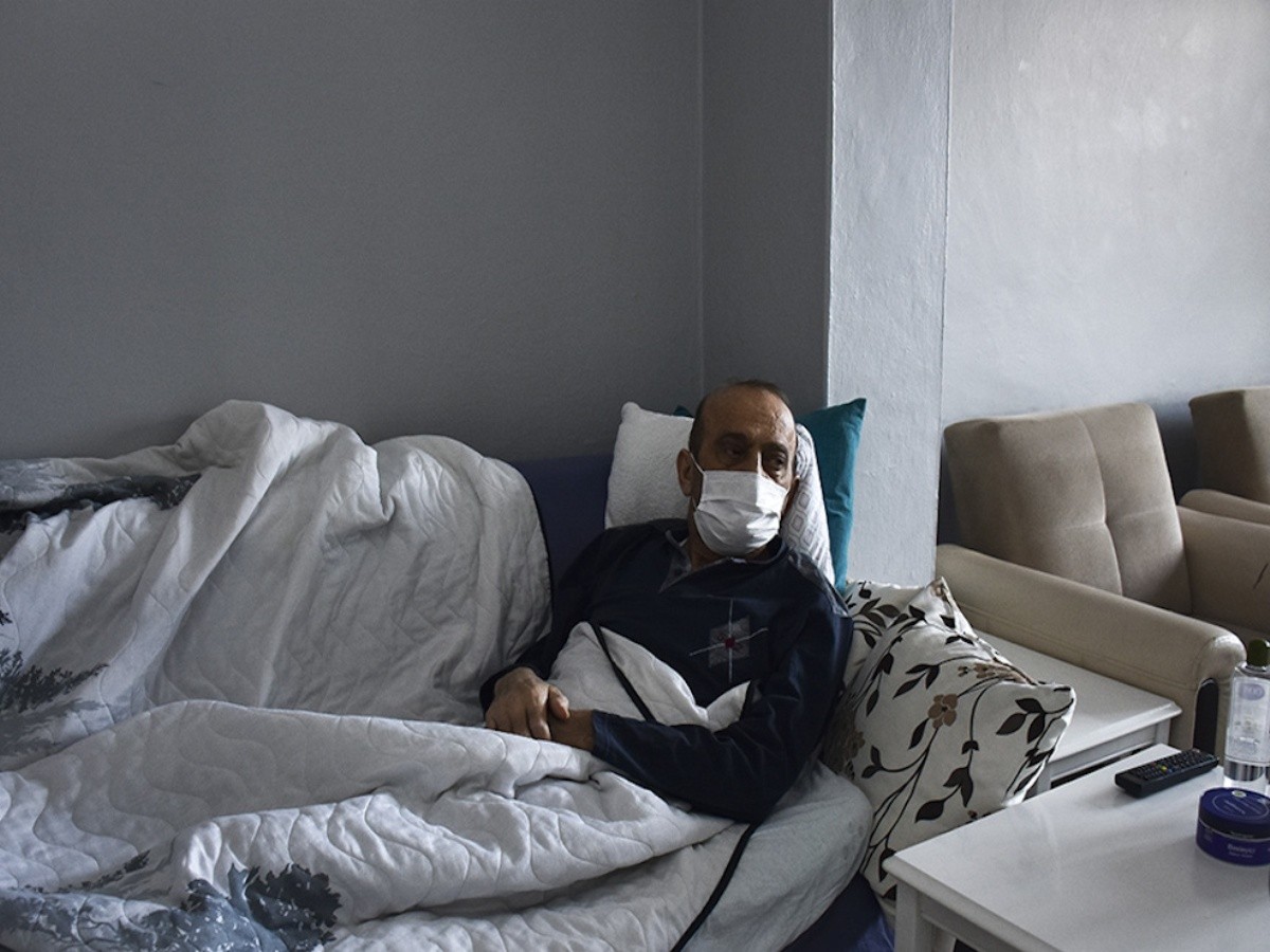 Increíble: 78 veces positivo para COVID Antes de la nueva directriz de MinSalud, cuando alguien era diagnosticado con COVID-19, y por fortuna sus síntomas eran leves, pasaban poco más de dos semanas para que la persona terminara su aislamiento y volviera a sus labores cotidianas.