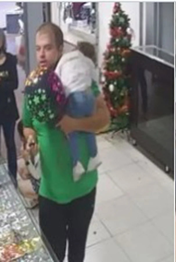 Condenan a 35 años de prisión al padre y homicida de la pequeña Sofía Cadavid 2 Condenan a 35 años de prisión al padre y homicida de la pequeña Sofía Cadavid Diego Armando Cadavid Álvarez y su abogado no pudieron demostrar que él no mató a su hija cuando apenas comenzaba a vivir. Por eso, en una decisión de primera instancia, un juez Penal del Circuito de Antioquia emitió sentido de fallo condenatorio.