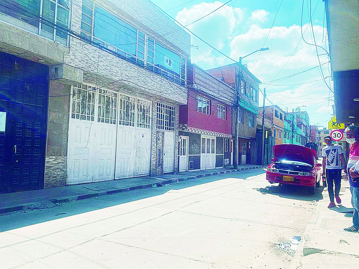 Matan a patricia en pagadiario de Kennedy Los crímenes en la UPZ de Patio Bonito, en Kennedy, no dan tregua, pues nuevamente se registró uno en la tarde del martes. La víctima fue una mujer de 42 años, quien se encontraba dentro de un pagadiario del barrio María Paz.