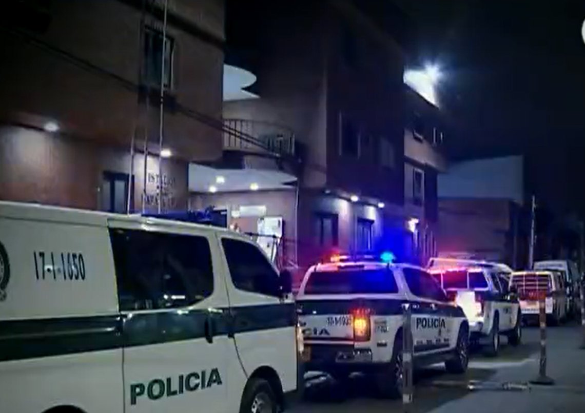 Hallan cadáver de recién nacido en bolsa de basura en Bochica Sur 1 Hallan cadáver de recién nacido en bolsa de basura en Bochica Sur En las últimas horas se conoció que el cuerpo de un recién nacido fue encontrado al interior de una bolsa abandonada en la basura del barrio Bochica Sur (Rafael Uribe).