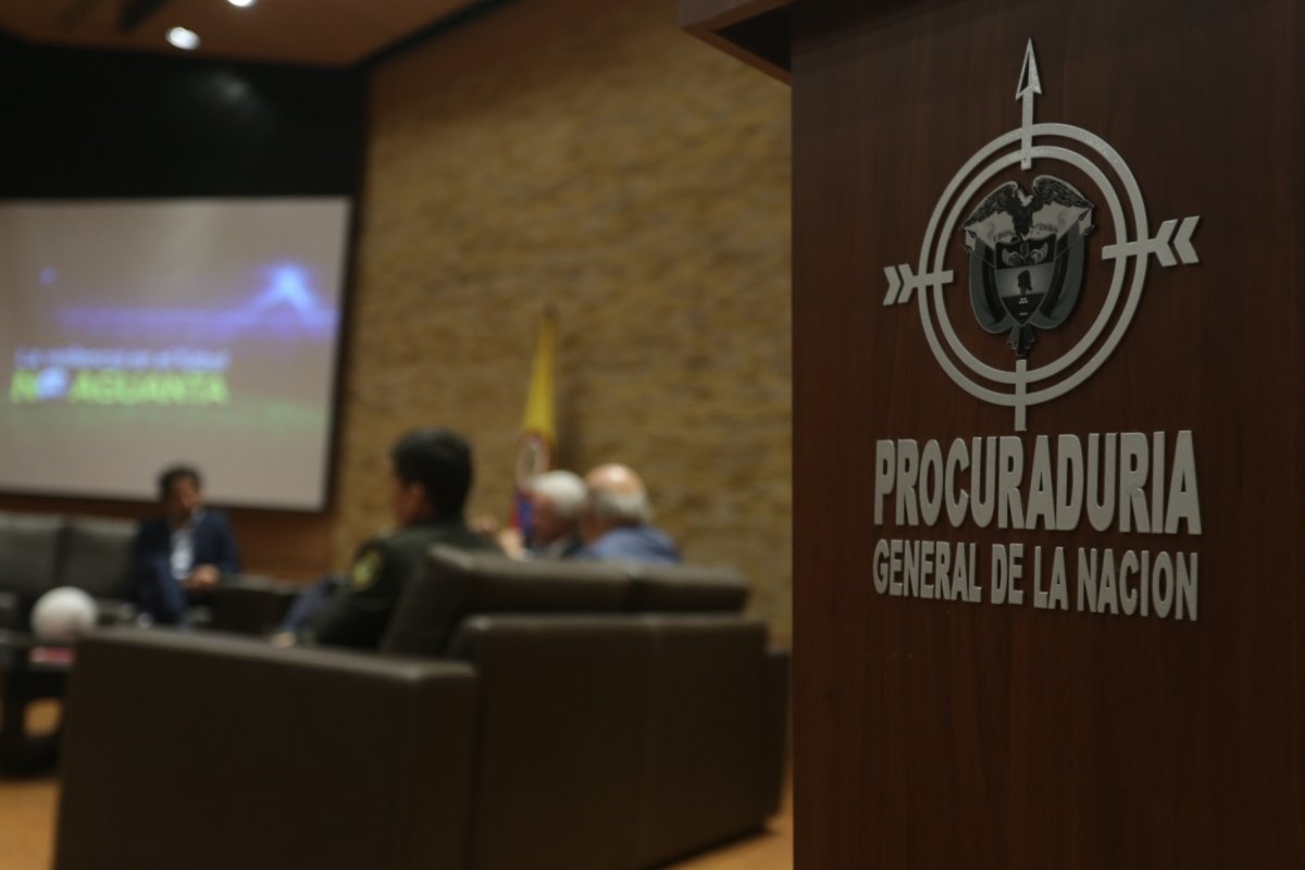 Citan a patrullero por muerte de joven durante protestas en Suba La Procuraduría General de la Nación citó a juicio verbal al patrullero de la Policía, Gonzalo Moreno Gordillo, por su presunta responsabilidad en el homicidio del joven Cristian David Castillo de la Ossa, ocurrido durante las protestas del 22 de junio de 2021 en el portal de Suba en Bogotá.