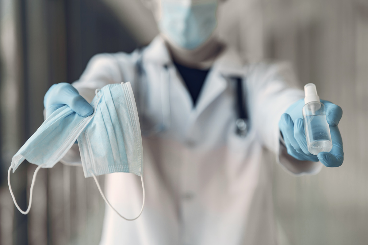 En las próximas semanas Colombia podría declarar endemia 1 En las próximas semanas Colombia podría declarar endemia Un cambio importante podría darse en las próximas semanas en materia de lucha contra el coronavirus o al menos así lo dio a entender Martha Ospina, directora del Instituto Nacional de Salud (INS), quien anunció que esa entidad ve muy positivos los resultados de disminución en contagios y muertes, por lo que en su concepto Colombia podría pasar pronto a considerar el virus en una fase endémica.
