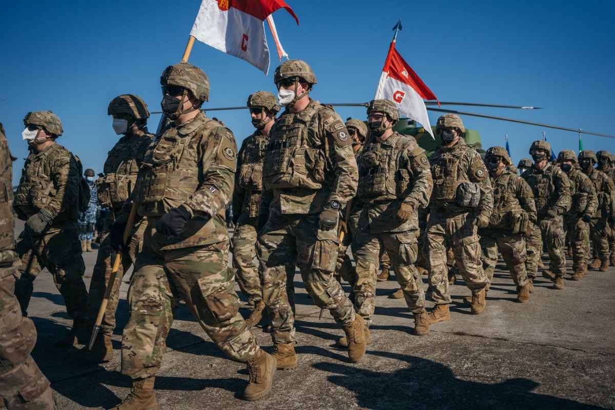 EEUU advierte de que Rusia puede invadir Ucrania en cuestión de días 4 EEUU advierte de que Rusia puede invadir Ucrania en cuestión de días Estados Unidos afirmó el viernes que Rusia puede invadir a Ucrania antes de que finalicen los Juegos Olímpicos el 20 de febrero, reviviendo el fantasma de una guerra en Europa, en una dramática escalada que siguió a una intensa fase diplomática.