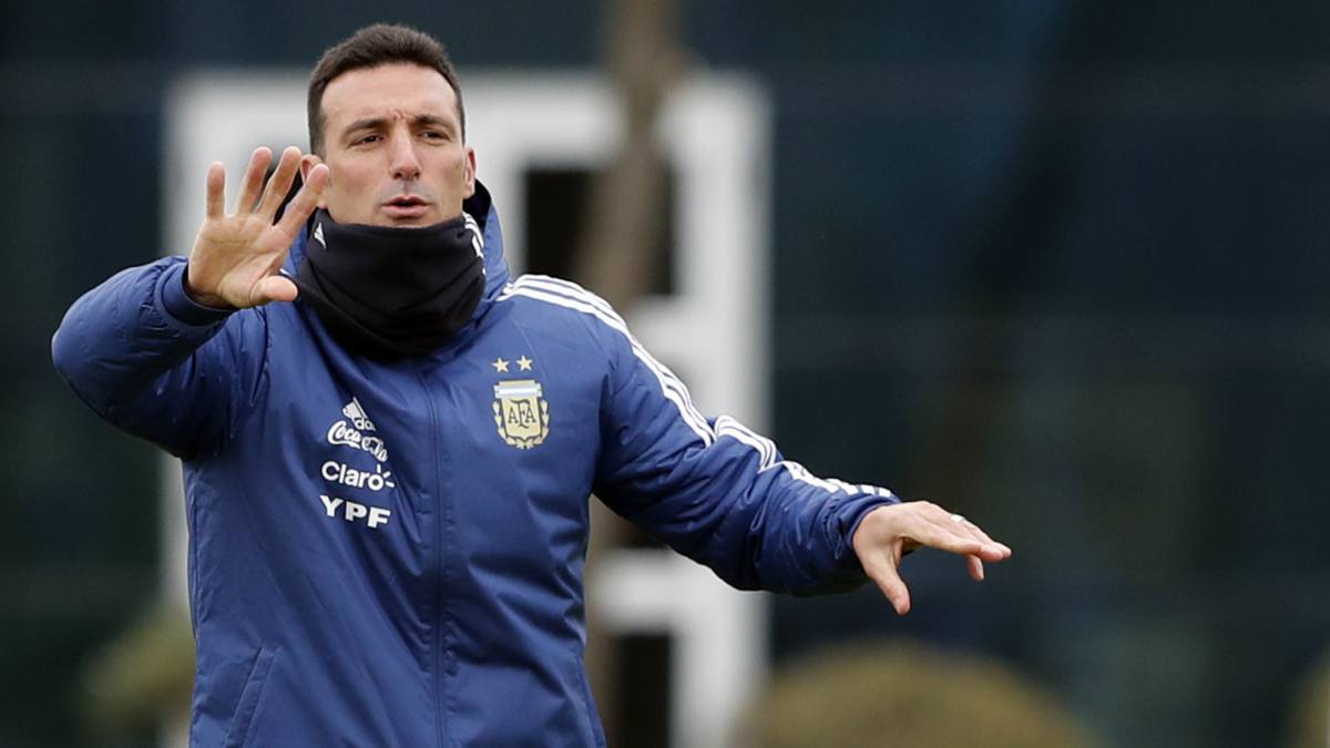 Lo que piensa el técnico de Argentina sobre Colombia La selección colombiana deberá jugársela hoy contra Argentina, y puede ser vulnerable al contragolpe, así lo afirmó el entrenador de la 'Albiceleste', Lionel Scaloni, al analizar el partido de este martes por la clasificatoria suramericana al Mundial de Catar 2022.