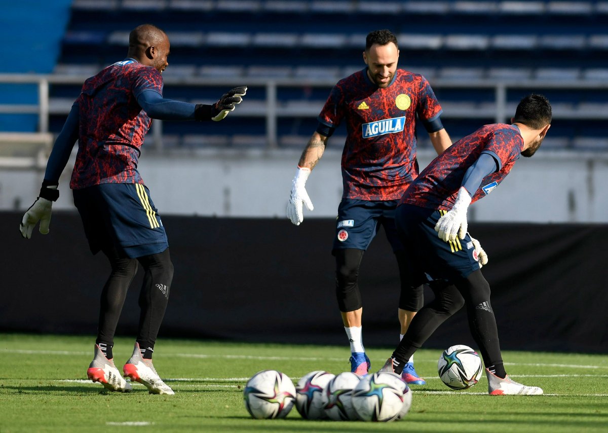 Con Vargas y sin Ospina, así va la titular de Colombia para enfrentar a Argentina El técnico de la Selección Colombia, Reinaldo Rueda, destapó sus 11 cartas para el partido contra Argentina por la fecha 16 de las Eliminatorias Suramericanas al Mundial Catar 2022, que se jugará a las 6:30 p. m. en el Estadio Mario Alberto Kempes de la ciudad de Córdoba.