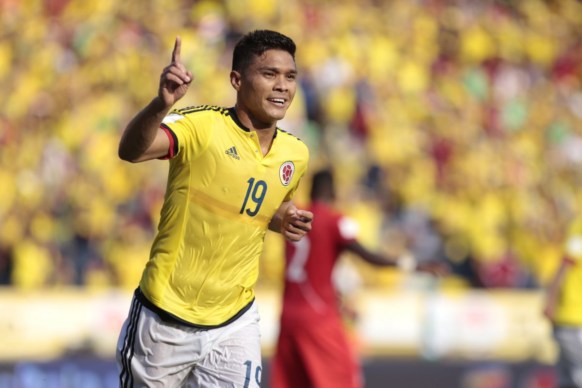 Los 'capos' de la Selección se opusieron al regreso de Teófilo 1 Los 'capos' de la Selección se opusieron al regreso de Teófilo Durante y luego de la doble fecha de Eliminatoria en la que Colombia sumó 0 puntos de 6 posibles, tras perder contra Perú y Argentina, y además completar 7 partidos sin anotar un gol, continúa la polémica sobre por qué no llamó a uno de los jugadores más destacados de la Liga y campeón con Deportivo Cali en diciembre: Teófilo Gutiérrez.