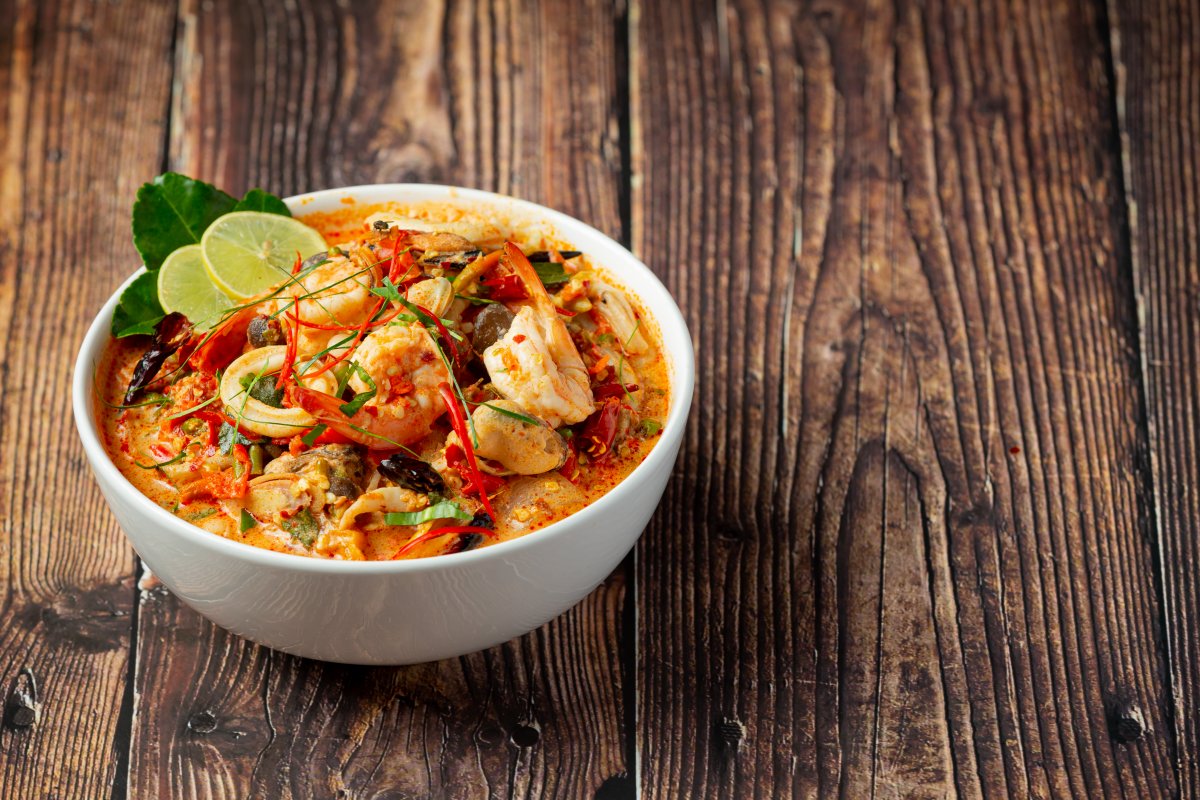 Aprenda a preparar un delicioso arroz con camarones 1 Aprenda a preparar un delicioso arroz con camarones Pero para ayudarlo con esta tarea hoy le traemos una receta de arroz con camarones del chef ejecutivo del hotel Hilton, Adrian Gerboles. Un plato que sin duda podrá compartir con familia y amigos.