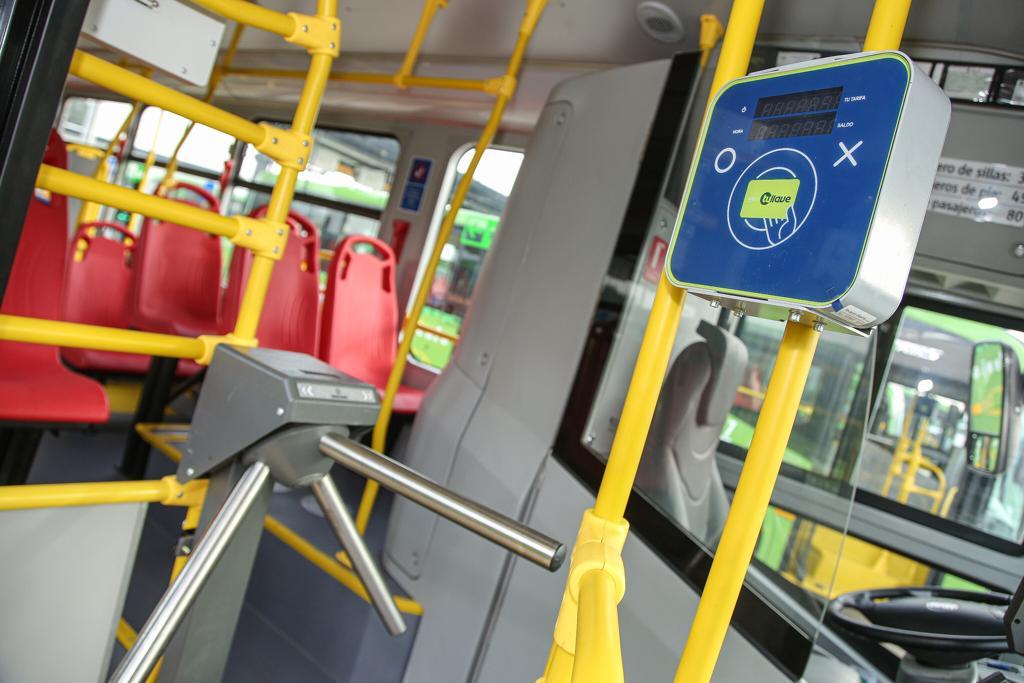 Entran en circulación 172 buses 100% eléctricos en Bogotá 1 Entran en circulación 172 buses 100% eléctricos en Bogotá En la mañana de este lunes, la alcaldía de Bogotá y TransMilenio entregaron 172 nuevos buses 100% eléctricos que harán parte del componente zonal en las localidades de Fontibón, Suba, Chapinero y Rafael Uribe.