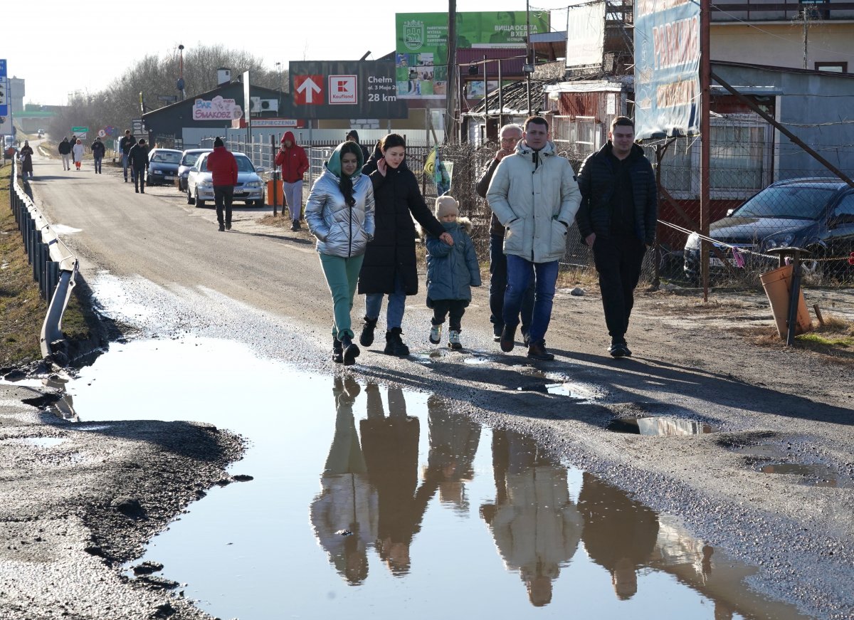 59 colombianos han salido de territorio ucraniano en las últimas horas La Cancillería colombiana informó que desde que comenzó la invasión de Rusia a Ucrania, 59 colombianos han logrado salir de este último país.