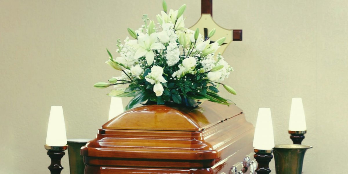 Pasó más 30 horas con el cadáver de su esposa porque no tenía cómo velarla 1 Pasó más 30 horas con el cadáver de su esposa porque no tenía cómo velarla La historia de un hombre que pasó 30 horas con el cadáver de su esposa porque no tenía dinero para el funeral conmovió las redes sociales.