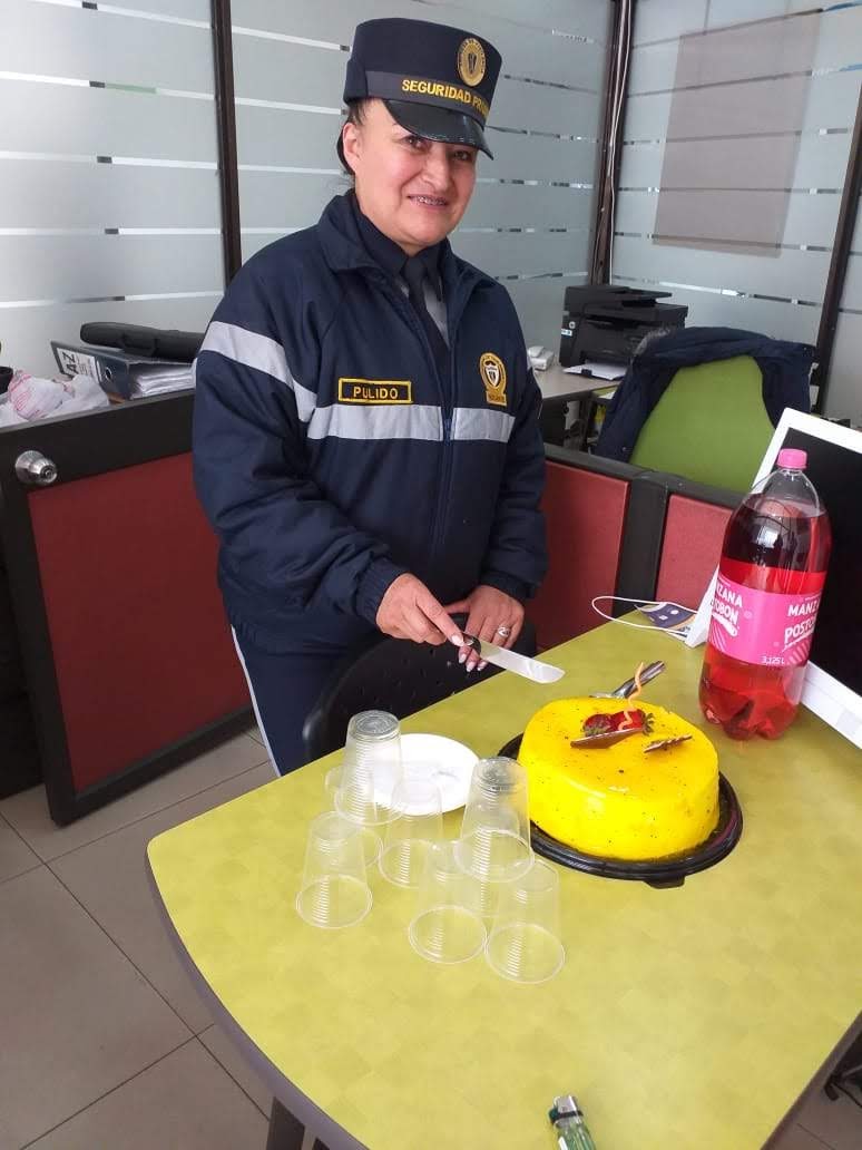 Anyile y Dayan piden justicia tras 16 meses del homicidio de su mamá 1 Anyile y Dayan piden justicia tras 16 meses del homicidio de su mamá Q’HUBO le cuenta el drama que han tenido que vivir Anyile y Dayan Pulido desde que su mamá, María Adelaida Pulido, fue asesinada mientras trabajaba como guarda de seguridad en un centro comercial al norte de Bogotá, el 24 de septiembre de 2020.