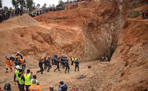 ¡Última hora! Fallece Rayan, el niño atrapado en un pozo de 32 metros en Marruecos 1 ¡Última hora! Fallece Rayan, el niño atrapado en un pozo de 32 metros en Marruecos La espera llegó a su fin, pero con un final trágico: los socorristas consiguieron llegar hasta el niño Rayan, atrapado en un pozo del norte de Marruecos desde hace cinco días, pero el pequeño de 5 años ya había muerto.