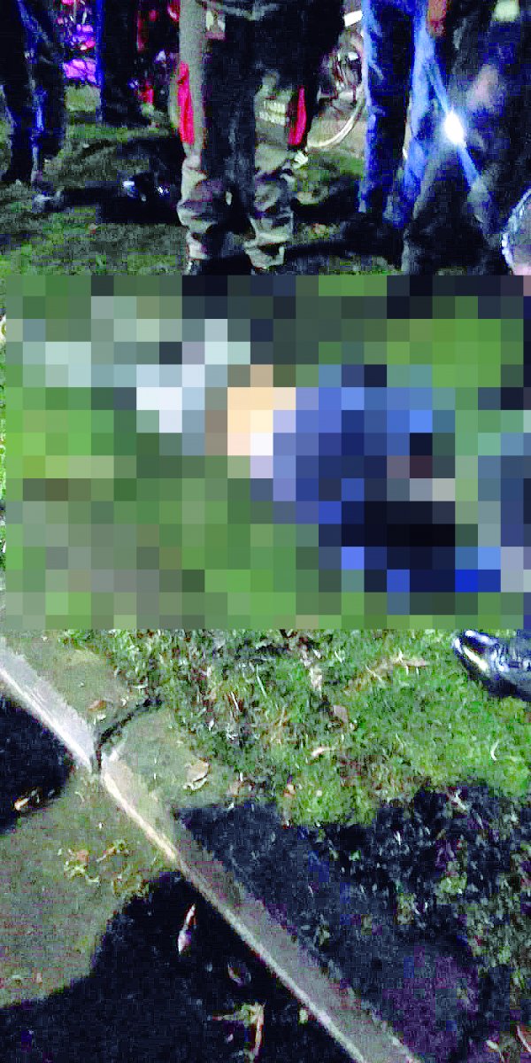 Un muerto y una herida por accidente en Suba 2 Un muerto y una herida por accidente en Suba Una moto recién comprada quedó tendida en la mitad de la Avenida Ciudad de Cali con Calle 128 (Suba), sobre la madrugada de ayer. Una mujer se encontraba debajo de ella, clamando ayuda, y a más de ocho metros, justo en el separador de pasto, quedó el cuerpo agonizante del joven que conducía la motocicleta.