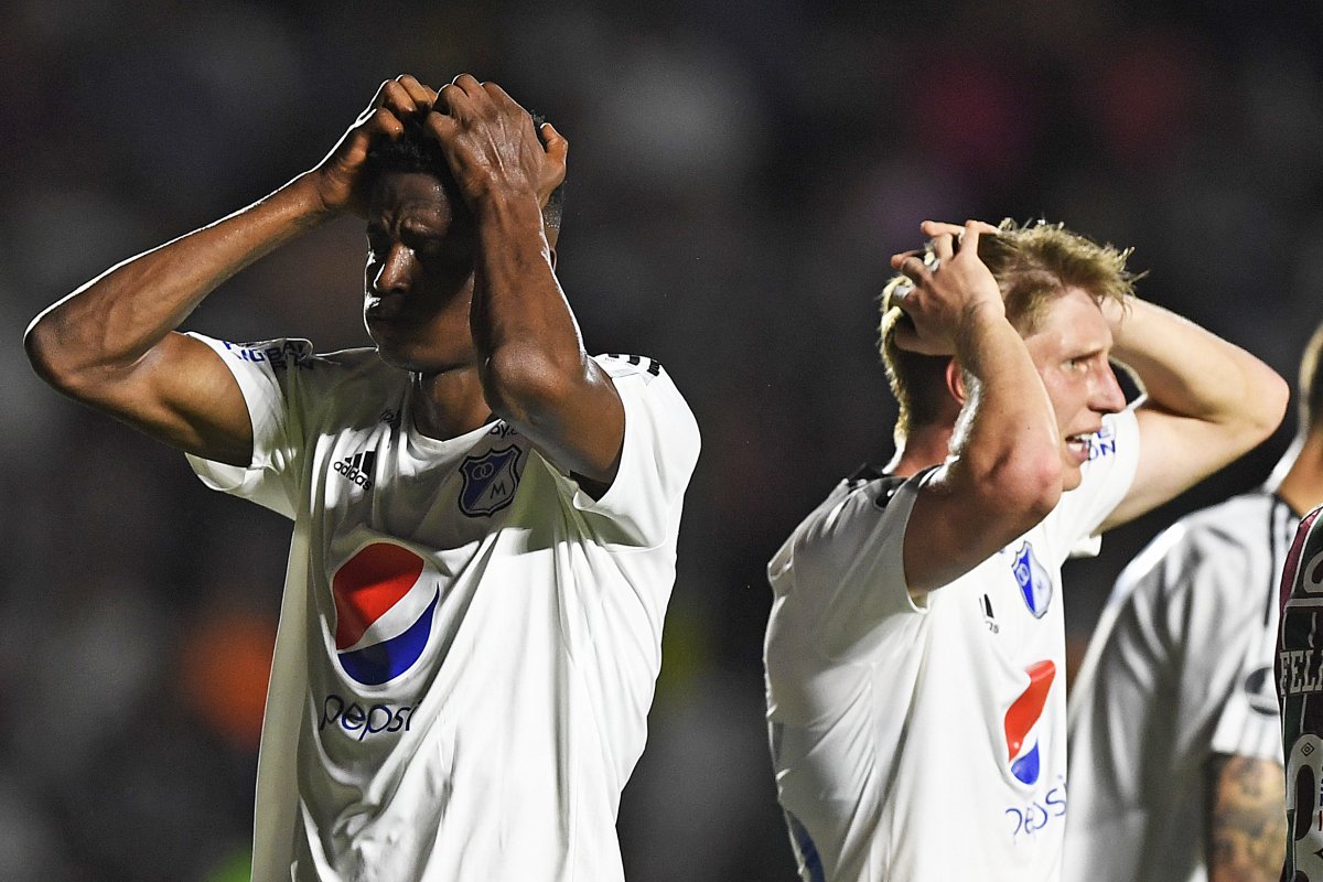 Millonarios, en una semana, quedó por fuera de la Libertadores Millonarios le dijo adiós, prematuramente, a la Copa Libertadores. Este martes, en el estadio Sao Januario de Río de Janeiro (Brasil), el equipo 'Embajador' cayó 2-0 con Fluminense (4-1 en el marcador global) y quedó eliminado de la segunda fase preliminar.
