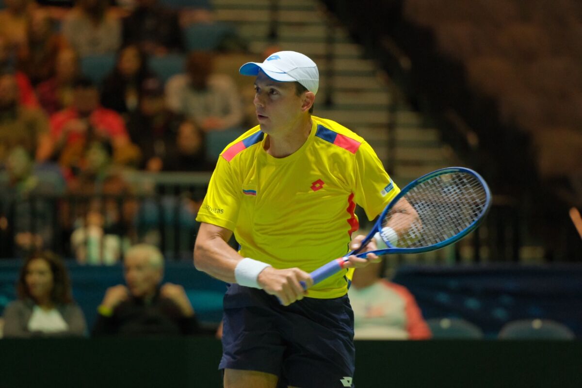 Alejandro González anuncia su retiro del tenis profesional El tenista colombiano Alejandro González anunció este martes su retiro del tenis, en el marco del M25/W25 'Dove Men+Care Open Medellín', el cual será su penúltimo torneo como profesional, antes de dar sus últimos raquetazos en el Challenger de Pereira, la próxima semana.