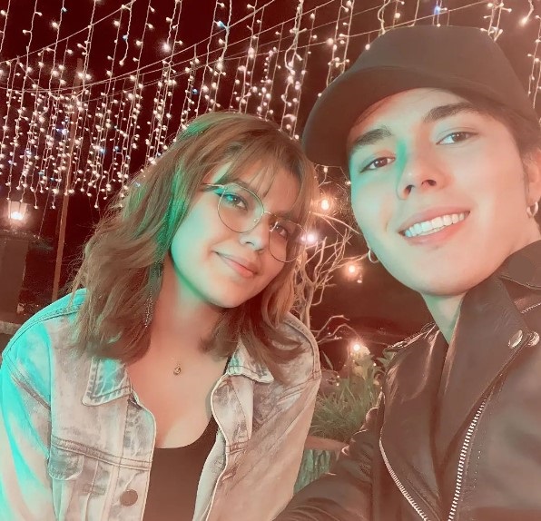La hermosa novia de 'Camilo Sesto' De acuerdo con el imitador de Camilo Sesto, Antonela es el complemento perfecto para su vida. Para no ir más lejos, a ella le dedicó el tema 'El amor de mi vida', del artista español.