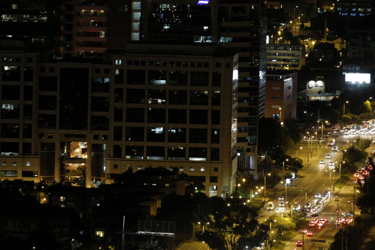 ¡Ojo! Este sábado 26 de marzo es el apagón simbólico en Colombia Este sábado 26 de marzo de 8:30 a 9:30 de la noche en Colombia tendrá lugar una nueva versión del tradicional apagón simbólico conocido como La Hora del Planeta, promovido por la organización de conservación WWF.