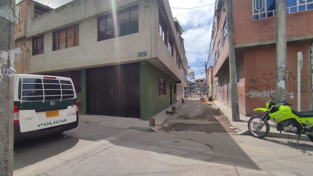 Le dieron 5 balazos a José en Brasilia 8 Le dieron 5 balazos a José en Brasilia Agitado y tratando de contener el último suspiro, vieron agonizar en un andén a un joven la tarde de este viernes en una cuadra de Brasilia segundo sector (Bosa). La madre llegó corriendo y con sus manos le sobaba el pecho mientras esperaba la anhelada ayuda. Minutos antes, dos sujetos lo habían baleado sin mediar palabra.